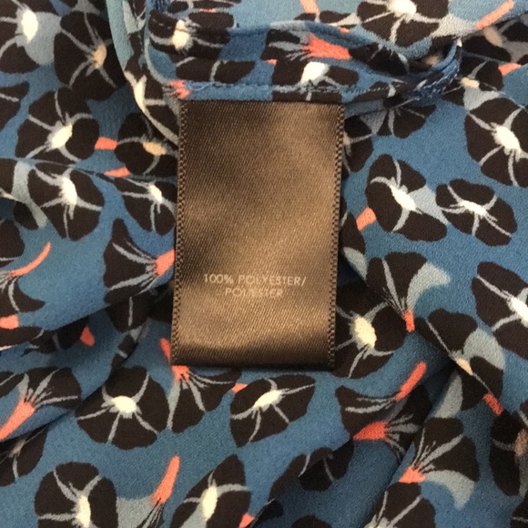 NWT Ann Taylor cold should ruffle blouse. Size M. - Picture 10 of 10